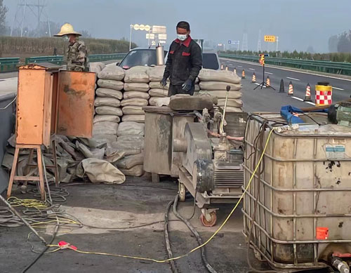 东风高速路病害处理